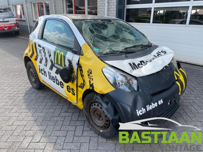 Toyota iQ 1.0 12V VVT-i Skrotfordon (2014)