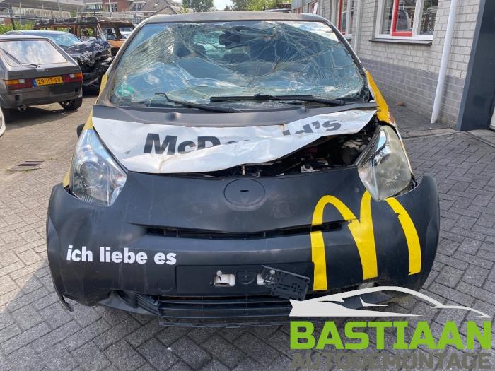 Toyota iQ 1.0 12V VVT-i Skrotfordon (2014)