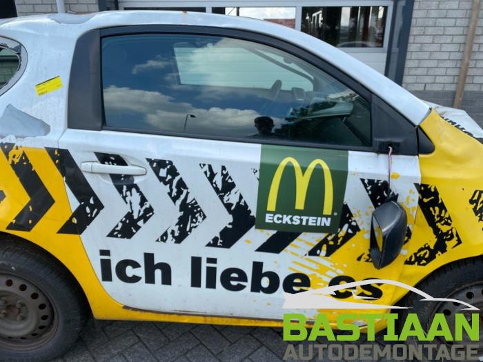 Toyota iQ 1.0 12V VVT-i Skrotfordon (2014)