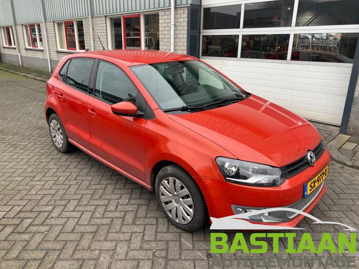 Volkswagen Polo V 1.6 TDI 16V 90 Skrotfordon (2010, ORANJE)