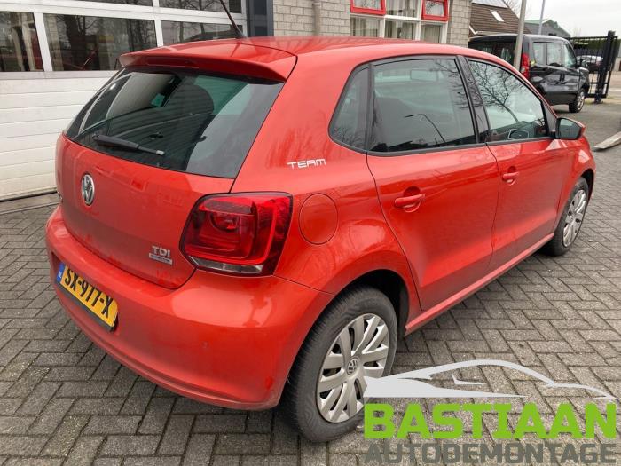 Volkswagen Polo V 1.6 TDI 16V 90 Skrotfordon (2010, ORANJE)