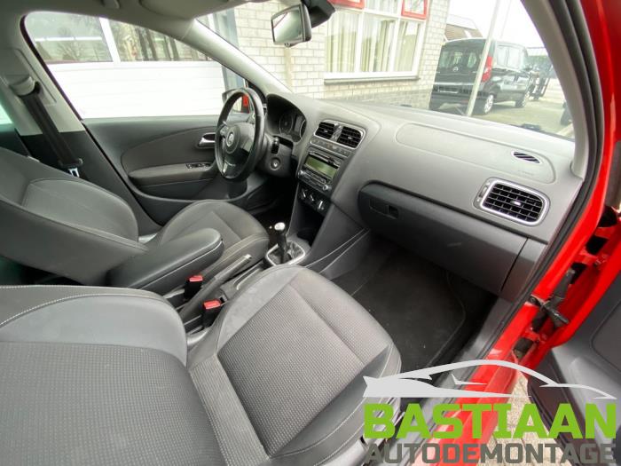 Volkswagen Polo V 1.6 TDI 16V 90 Skrotfordon (2010, ORANJE)