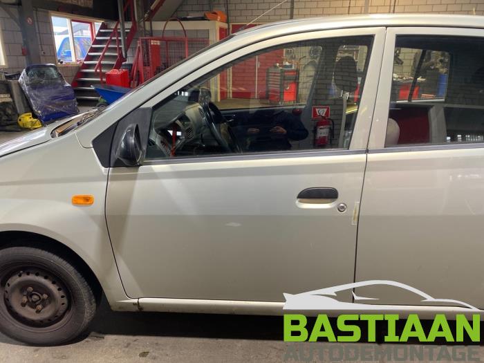Daihatsu Cuore 1.0 12V DVVT Sloopvoertuig (2003, Beige)