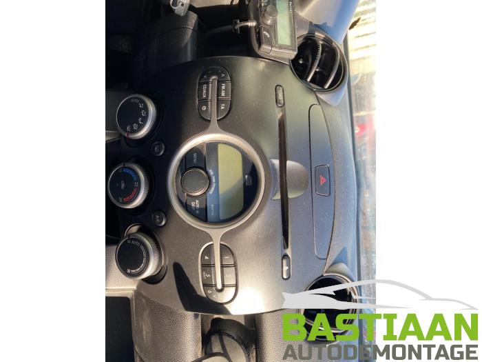 Mazda 2 1.3 16V S-VT Skrotfordon (2010, ZWART)