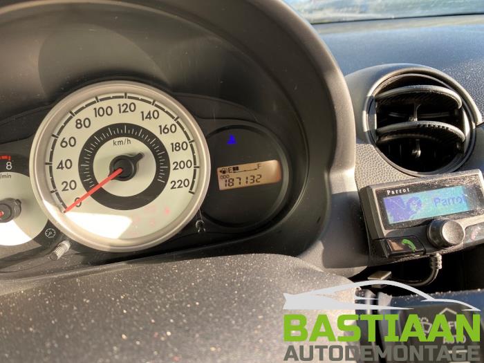 Mazda 2 1.3 16V S-VT Skrotfordon (2010, ZWART)