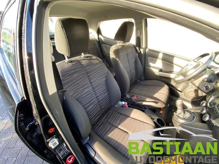 Mazda 2 1.3 16V S-VT Skrotfordon (2010, ZWART)