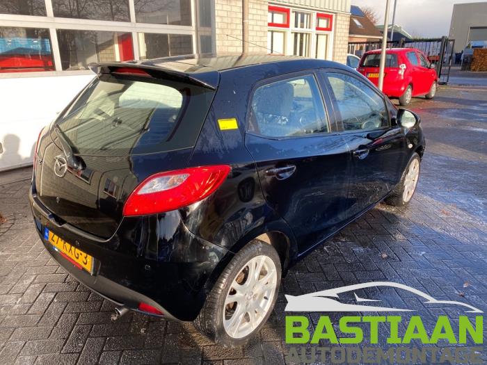 Mazda 2 1.3 16V S-VT Skrotfordon (2010, ZWART)