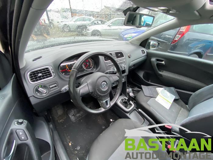 Volkswagen Polo V 1.2 TDI 12V BlueMotion Skrotfordon (2011, ZWART)