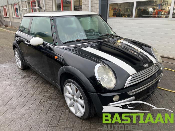 Mini Mini One/Cooper 1.6 16V Cooper Skrotfordon (2002, ZWART)