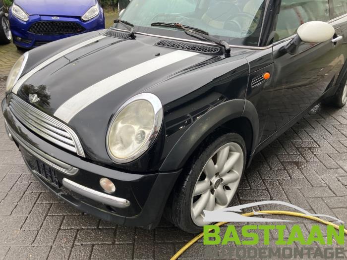 Mini Mini One/Cooper 1.6 16V Cooper Skrotfordon (2002, ZWART)