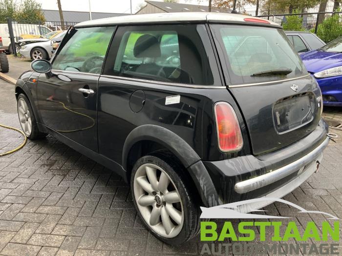 Mini Mini One/Cooper 1.6 16V Cooper Skrotfordon (2002, ZWART)