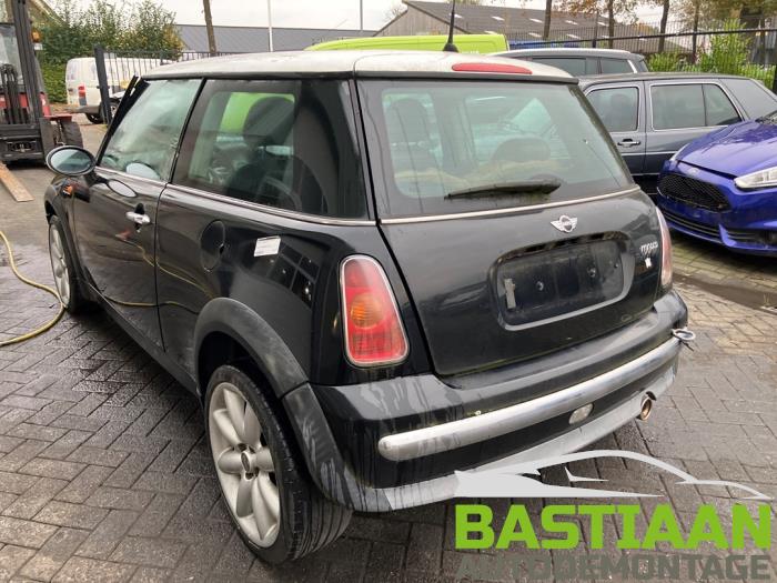 Mini Mini One/Cooper 1.6 16V Cooper Skrotfordon (2002, ZWART)