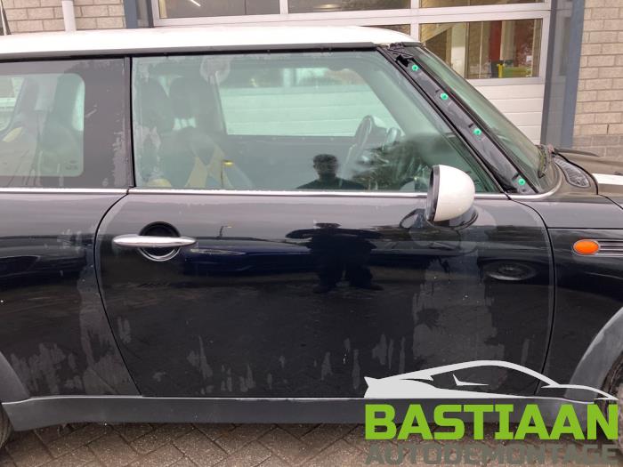 Mini Mini One/Cooper 1.6 16V Cooper Skrotfordon (2002, ZWART)