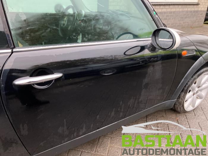 Mini Mini One/Cooper 1.6 16V Cooper Skrotfordon (2002, ZWART)