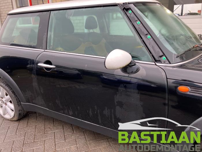 Mini Mini One/Cooper 1.6 16V Cooper Skrotfordon (2002, ZWART)