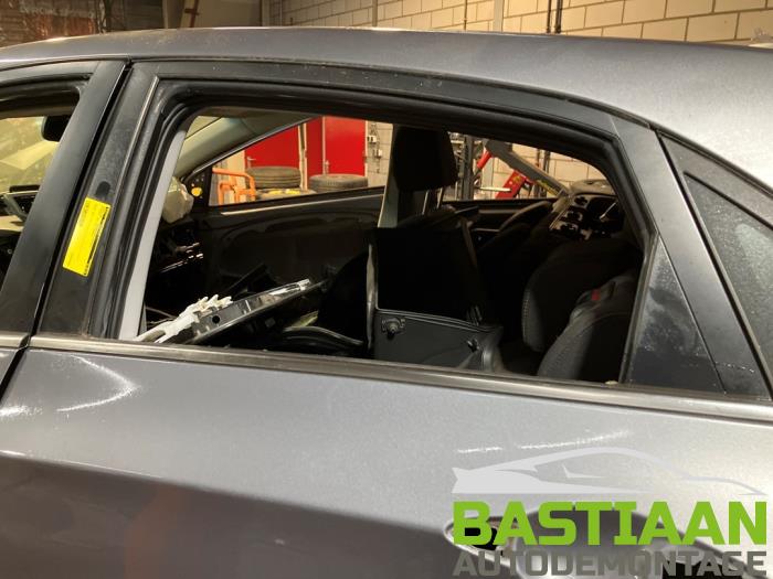 Hyundai i30 1.4 16V Sloopvoertuig (2014, Grijs)