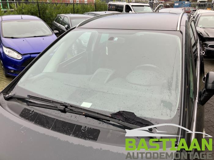 Opel Zafira Tourer 1.6 CDTI 16V ecoFLEX 136 Samochód złomowany (2013, Czarny)