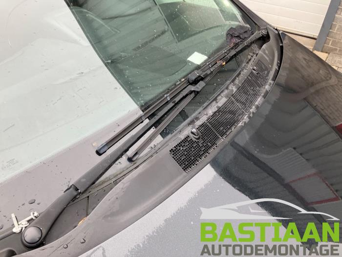 Opel Zafira Tourer 1.6 CDTI 16V ecoFLEX 136 Samochód złomowany (2013, Czarny)