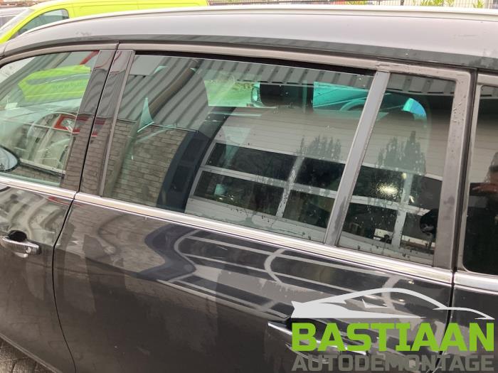 Opel Zafira Tourer 1.6 CDTI 16V ecoFLEX 136 Samochód złomowany (2013, Czarny)