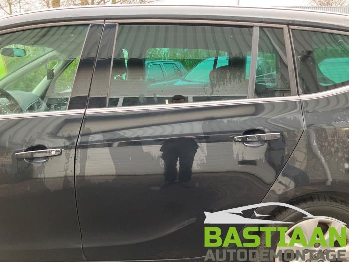 Opel Zafira Tourer 1.6 CDTI 16V ecoFLEX 136 Samochód złomowany (2013, Czarny)