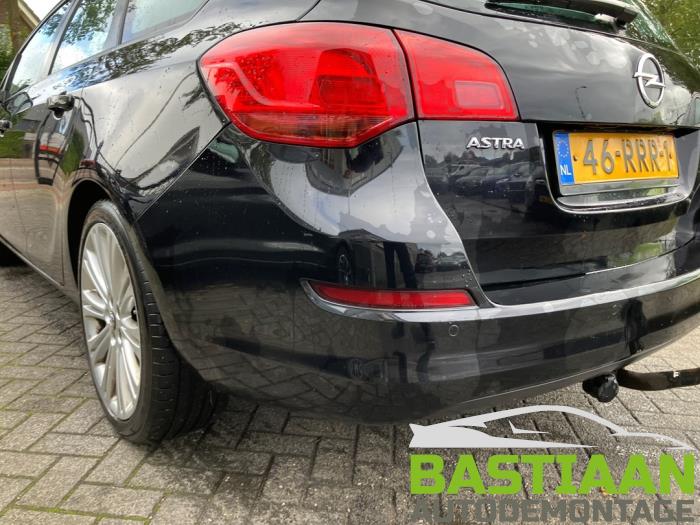 Opel Astra J Sports Tourer 1.3 CDTI 16V ecoFlex Skrotfordon (2011, ZWART)