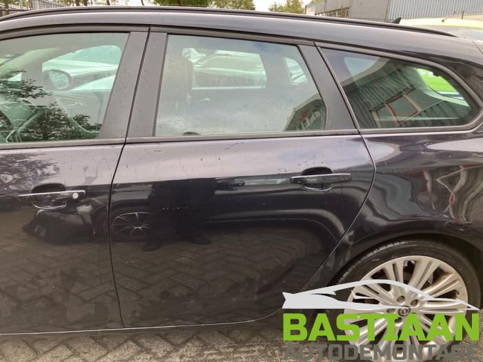 Opel Astra J Sports Tourer 1.3 CDTI 16V ecoFlex Skrotfordon (2011, ZWART)