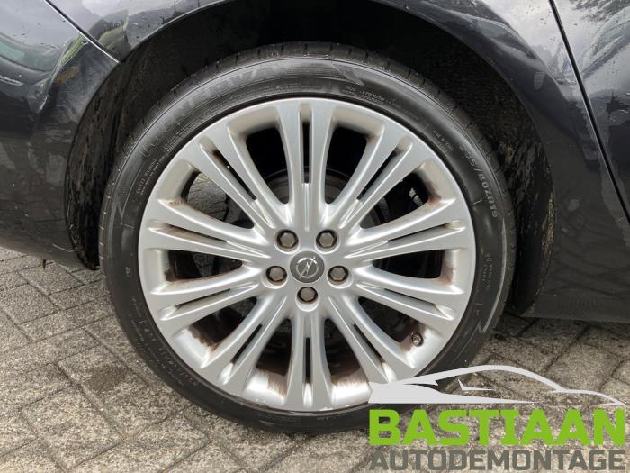Opel Astra J Sports Tourer 1.3 CDTI 16V ecoFlex Skrotfordon (2011, ZWART)