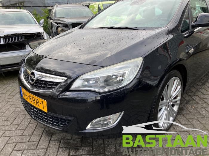 Opel Astra J Sports Tourer 1.3 CDTI 16V ecoFlex Skrotfordon (2011, ZWART)