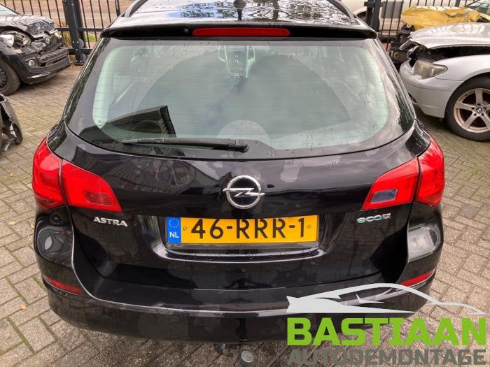 Opel Astra J Sports Tourer 1.3 CDTI 16V ecoFlex Skrotfordon (2011, ZWART)