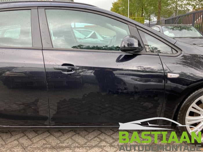 Opel Astra J Sports Tourer 1.3 CDTI 16V ecoFlex Skrotfordon (2011, ZWART)