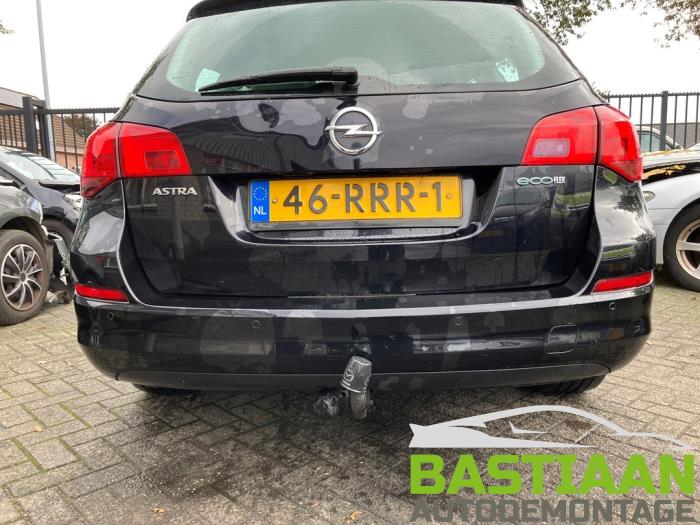 Opel Astra J Sports Tourer 1.3 CDTI 16V ecoFlex Skrotfordon (2011, ZWART)
