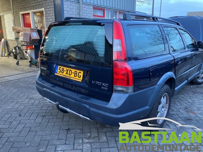 Volvo XC70 XC70 2.4 T 20V Skrotfordon (2000, BLAUW)