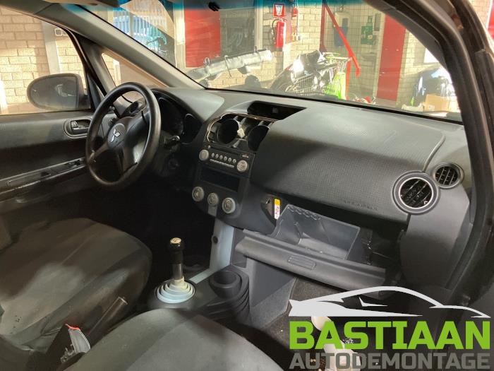 Mitsubishi Colt 1.1 12V Sloopvoertuig (2006)