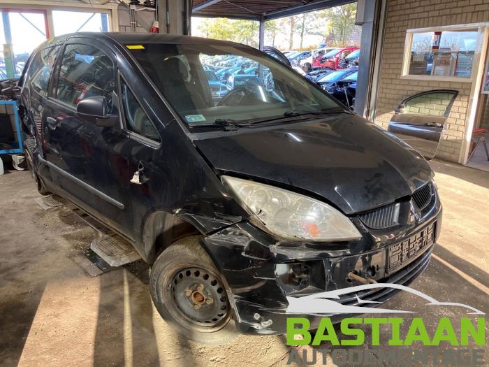 Mitsubishi Colt 1.1 12V Sloopvoertuig (2006)