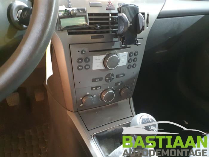 Opel Astra H 1.6 16V Twinport Sloopvoertuig (2005, Zwart)