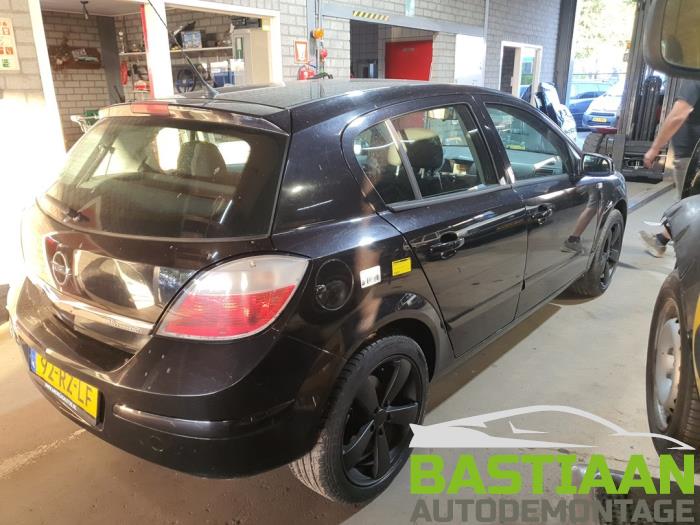 Opel Astra H 1.6 16V Twinport Sloopvoertuig (2005, Zwart)