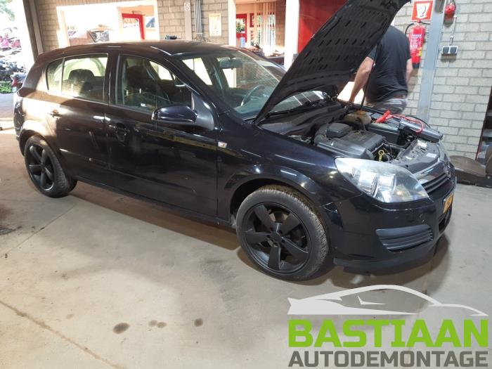 Opel Astra H 1.6 16V Twinport Sloopvoertuig (2005, Zwart)