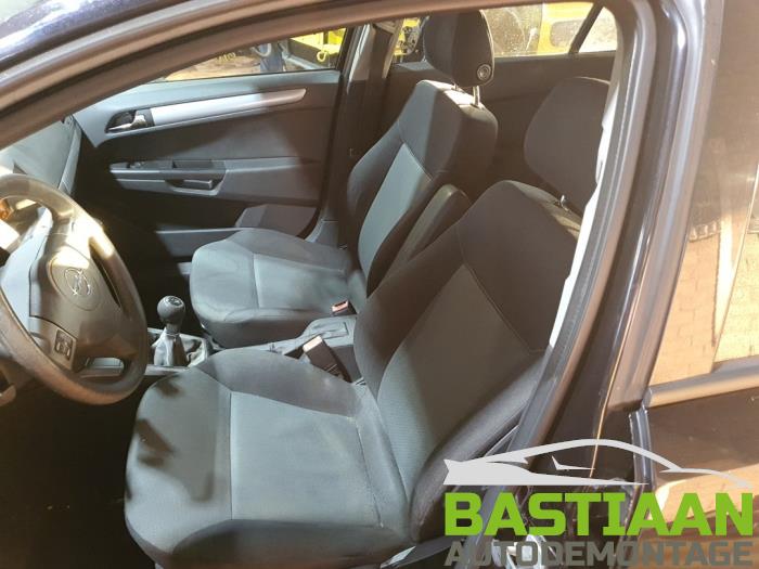 Opel Astra H 1.6 16V Twinport Sloopvoertuig (2005, Zwart)