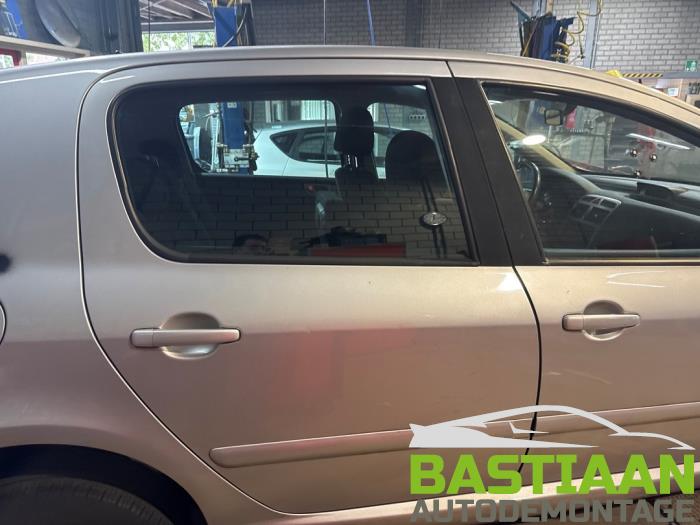 Peugeot 307 1.6 HDi 16V Sloopvoertuig (2006, Grijs)