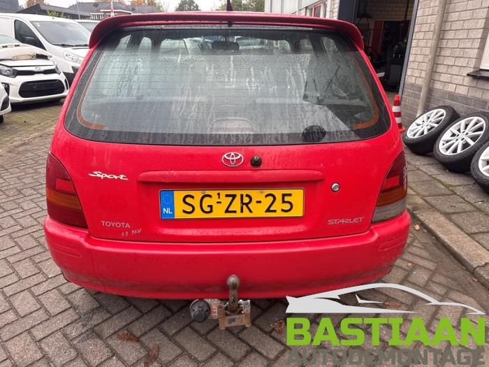 Toyota Starlet 1.3,XLi,GLi 16V Skrotfordon (1997, ROOD)
