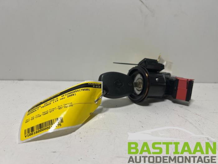 Renault Twingo II 1.2 Skrotfordon (2009, WIT)