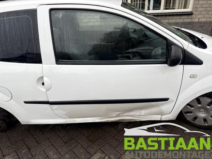 Renault Twingo II 1.2 Skrotfordon (2009, WIT)