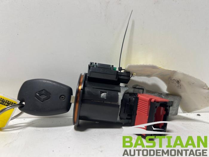 Renault Twingo II 1.2 Skrotfordon (2009, WIT)