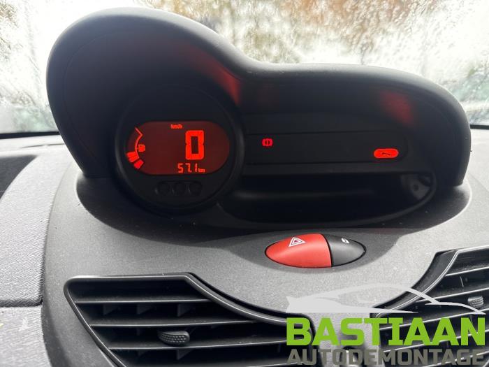 Renault Twingo II 1.2 Skrotfordon (2009, WIT)