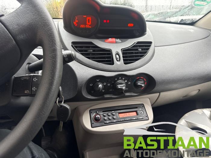 Renault Twingo II 1.2 Skrotfordon (2009, WIT)