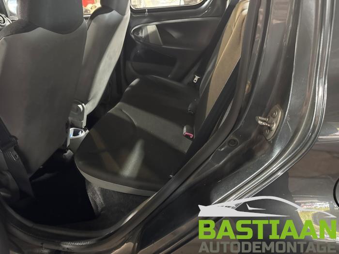 Toyota Aygo 1.0 12V VVT-i Skrotfordon (2007, GRIJS)