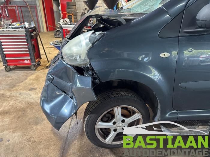 Toyota Aygo 1.0 12V VVT-i Skrotfordon (2007, GRIJS)