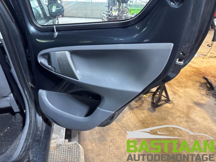 Toyota Aygo 1.0 12V VVT-i Skrotfordon (2007, GRIJS)