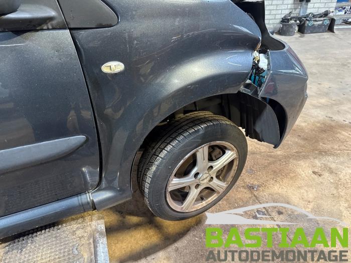 Toyota Aygo 1.0 12V VVT-i Skrotfordon (2007, GRIJS)