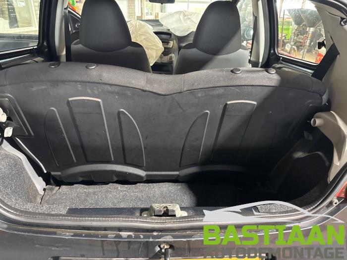 Toyota Aygo 1.0 12V VVT-i Skrotfordon (2007, GRIJS)